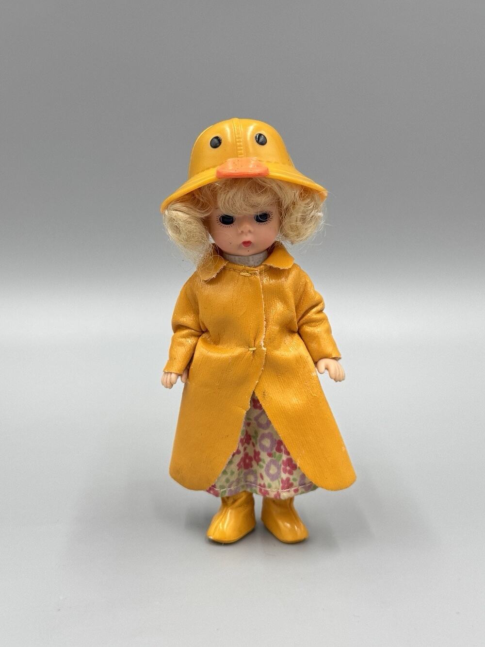 Vintage2003 Madame Alexander Mcdonald's Mini Doll Yellow Raincoat Duck Hat